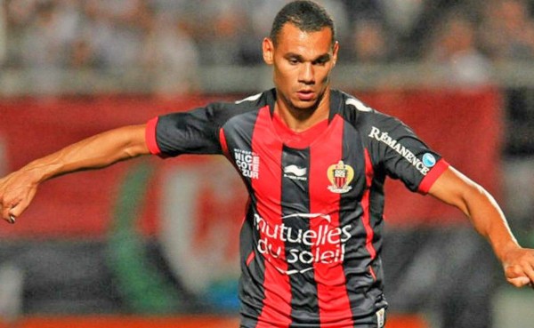 El defensa francés Timothée Kolodziejczak fichará por el Sevilla