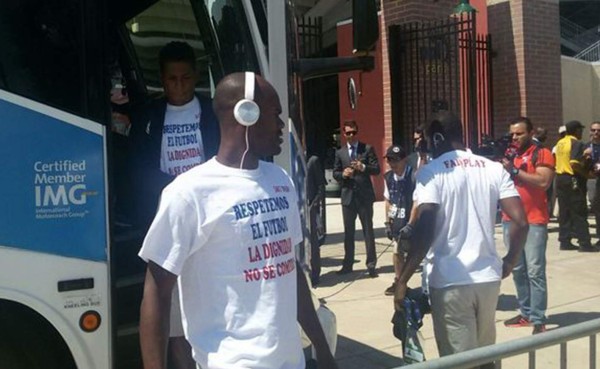 En camiseta de Panamá: 'Respetemos el fútbol, la dignidad no se compra'