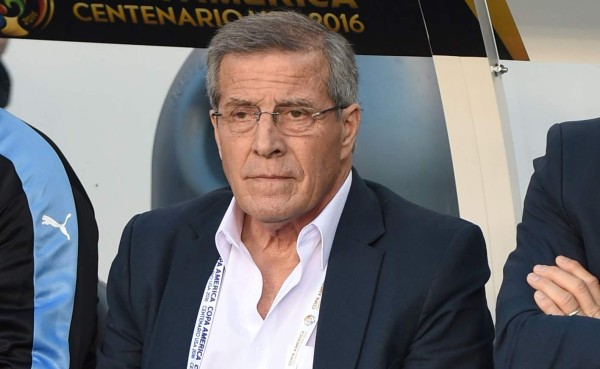 Oscar Tabárez: 'Por más que se enoje Suárez no lo pondré si no está al cien por cien'