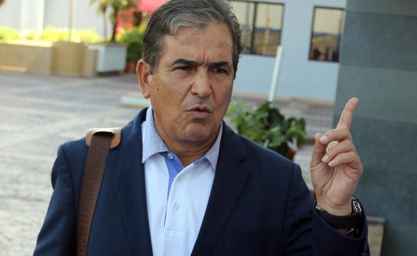 Jorge Luis Pinto pide a FIFA ampliar la lista de los Olímpicos