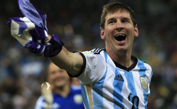 Amigos de Messi sueñan con ir a la final en Brasil