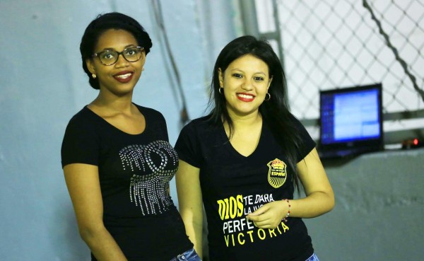 FOTOS: Las hermosas chicas que se robaron las miradas en las semifinales