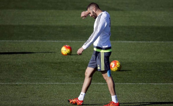 Duro golpe al Real Madrid, Benzema estará de baja tres semanas por lesión