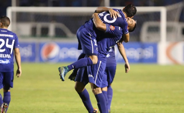 Motagua derrota al Olimpia, le gana la serie y agarra de una mano las semis
