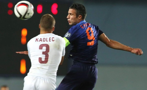 República Checa vence a Holanda con gol a último minuto