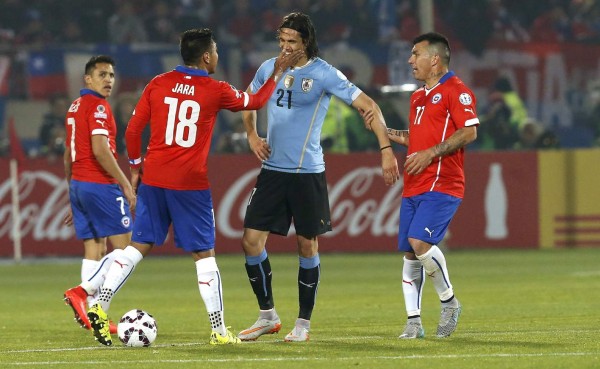 'Tu padre se va a comer 20 años', le habría dicho Jara a Cavani