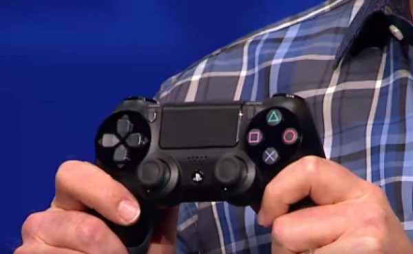 Adaptan un mando de PS4 para un jugador con parálisis cerebral