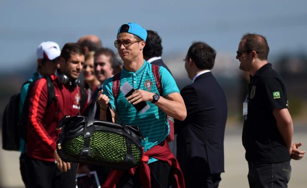 Portugal aterriza en Brasil encabezados por Cristiano Ronaldo