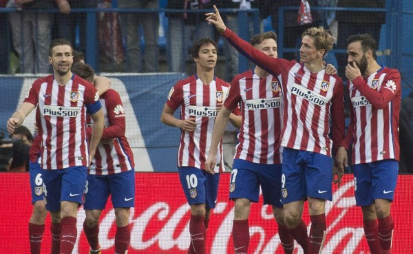 El Atlético de Madrid remonta al Eibar con el gol 100 de Torres como rojiblanco