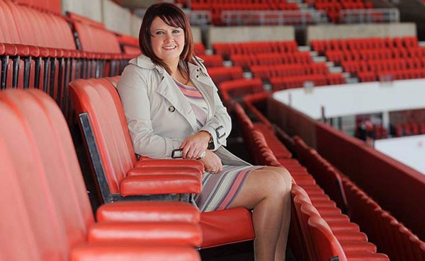 Renuncia directora del Sunderland inglés por delitos sexuales de futbolista