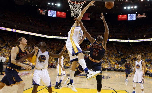 Warriors aplastan a Cavaliers 110-77 y ponen serie final de la NBA 2-0 a su favor