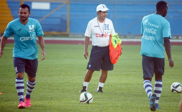 Jorge Luis Pinto retoma el mando de una Selección Mayor completa