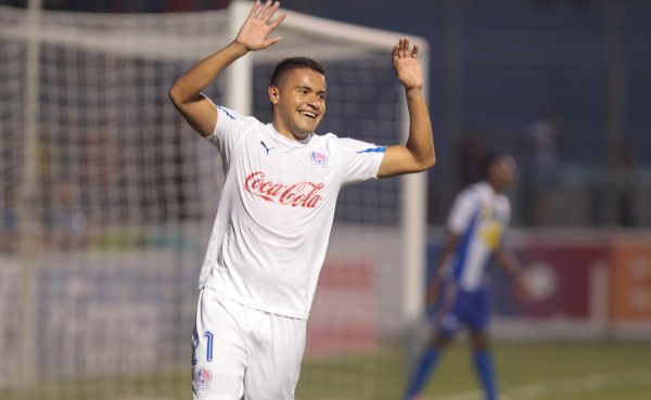 Roger Rojas deja Arabia Saudita y se va al Necaxa de México