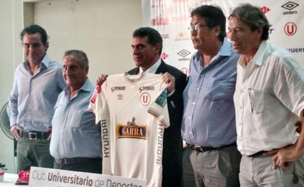 Luis Fernando Suárez es presentado como técnico del Universitario de Perú