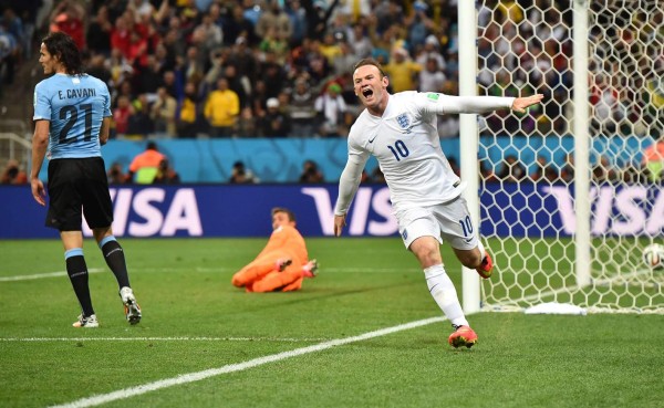 Luis Suárez deja al borde del precipicio a Inglaterra