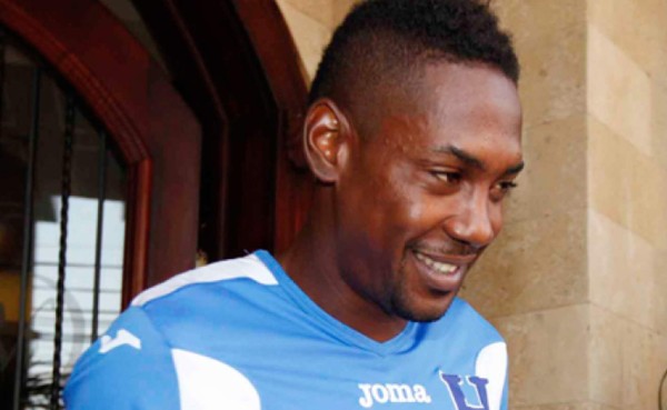 Mitchell Brown llega al Vida a someterse a una prueba