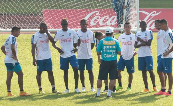 Jorge Luis Pinto intentará sorprender a Venezuela con la alineación que utiliza.