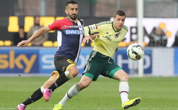 Milan pierde con Udinese y se aleja de la Europa League