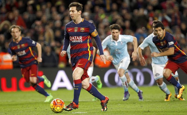 VIDEO: Las narraciones por el fantástico penal entre Messi y Suárez