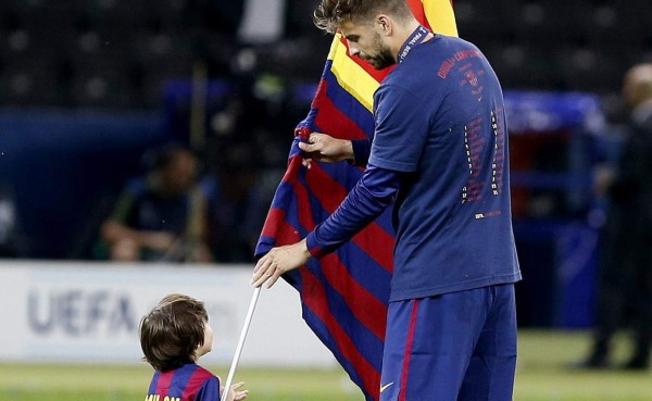 Un socio del Barcelona pide que le devuelvan la famosa bandera de los festejos