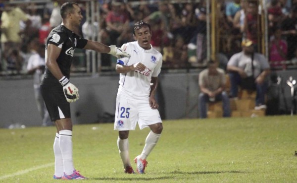 FOTOS: Donis Escober descargó su furia contra Javier Portillo