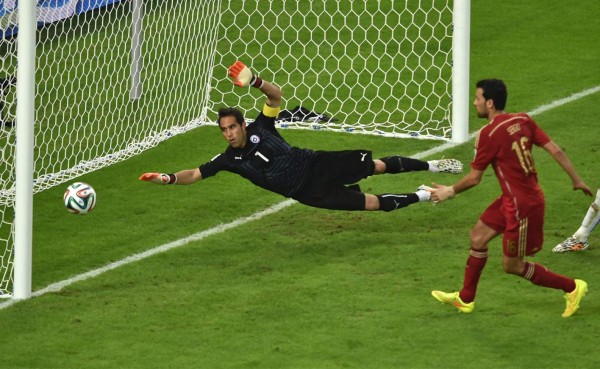 VIDEO: El increíble fallo de Busquets ante Chile