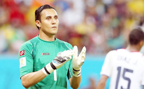 Lesión de Keylor no es grave y jugará ante Holanda