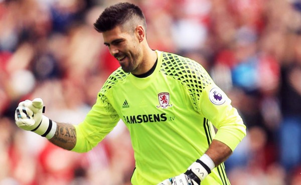 El portero Víctor Valdés revela quién frenó su retiró del fútbol