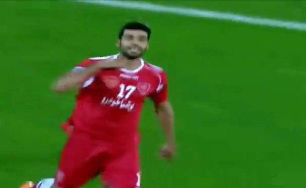 VIDEO: Iraní celebra con gesto de 'decapitación' tras penal a lo Panenka