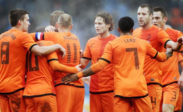 Holanda busca un milagro para acceder al repechaje de la Eurocopa 2016
