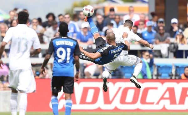 Roger Espinoza, Anthony Lozano y Jona siguen siendo titulares