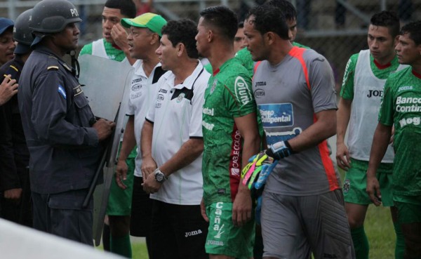 Júnior Morales sobre la polémica: 'Le toco el hombro'