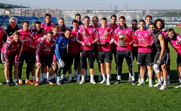 Plantilla del Real Madrid festeja Balón de Oro de Cristiano