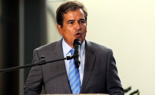 Pinto a Periodista: 'Atiéndame, me hizo una pregunta y la estoy respondiendo'