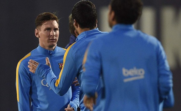 Messi y Rakitic reciben el alta médica y son convocados para el Clásico