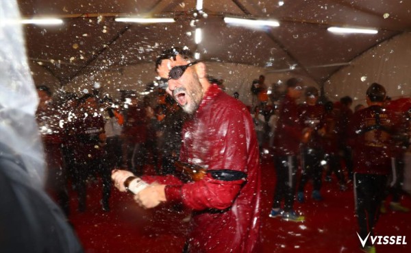 Emotiva despedida: David Villa se retira del fútbol siendo campeón en Japón y junto a Iniesta