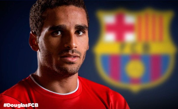 Barcelona oficializa fichaje del brasileño Douglas Pereira