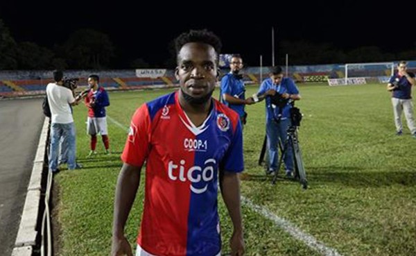 Pery Martínez: 'La idea era continuar en FAS, solo se pedía una mejora del contrato'