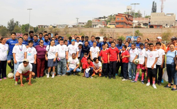 Motagua jugó 30 minutos con niños de Olimpiadas Especiales