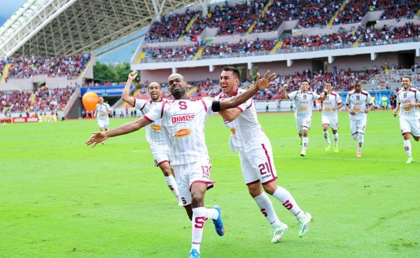 Jerry Palacios se despide de Costa Rica y de Alajuelense con derrota