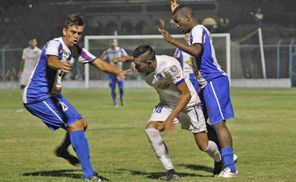 Olimpia tropieza con Victoria en Olanchito y pierde el liderato