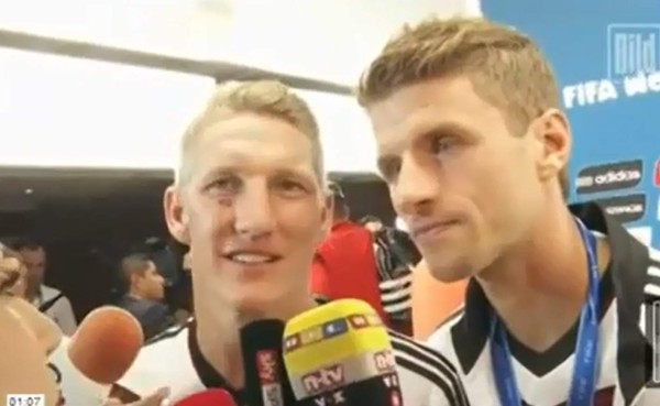 VIDEO: Thomas Müller se irrita con pregunta de reportera colombiana