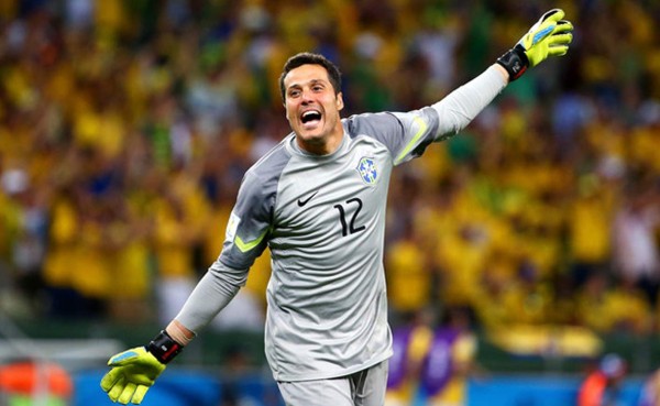 Julio César, deja el Toronto y regresa al Qeens Park Rangers