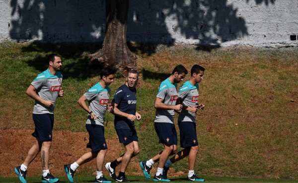 André Almeida y Postiga, probables bajas de Portugal ante Ghana