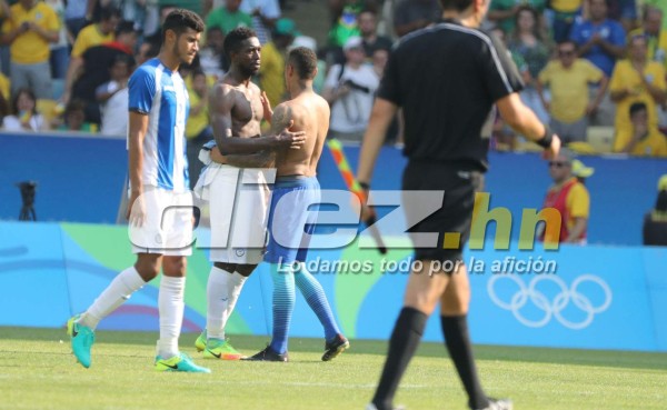 Papá de Palacios sale en su defensa: 'Johnny no juega solo'