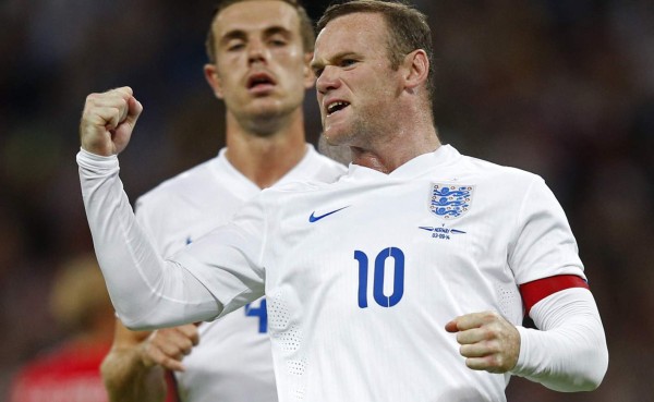 Rooney rescata de penal a una gris Inglaterra ante Noruega
