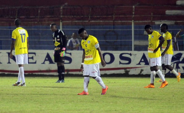 Victoria arranca con derrota y enciende las alarmas en La Ceiba