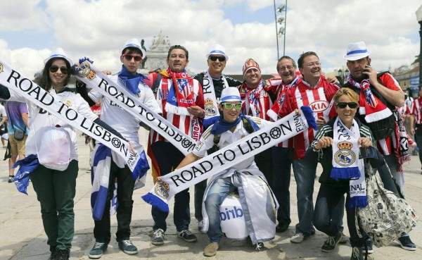 Gran ambiente en las calles de Lisboa previo a la final de la Champions League
