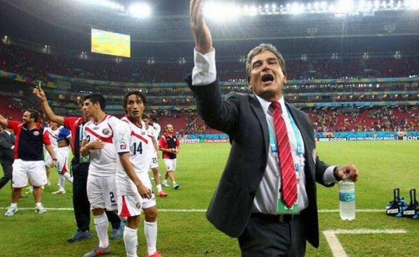 Costa Rica anuncia acuerdo con Pinto para premios del Mundial