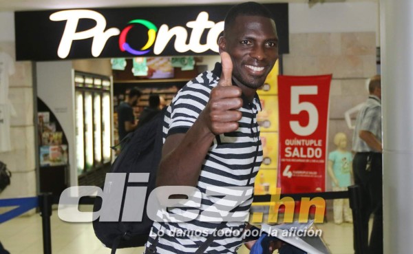 El delantero Javier Estupiñán no sigue en Olimpia y se marcha al fútbol asiático